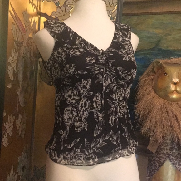 LOFT Tops - 🌼ANN TAYLOR-LOFT Delicate Ruffle Collar side Zip